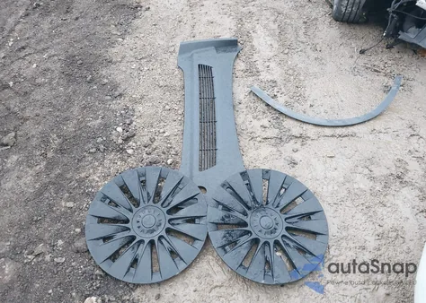 2023 Tesla Model Y Awd/Long Range Dual Motor All-Wheel Drive from USA, damaged, VIN 7SAYGDEE9PF602906